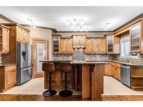 550 Marina Drive, Chestermere, AB - Indoor Photo Showing Kitchen