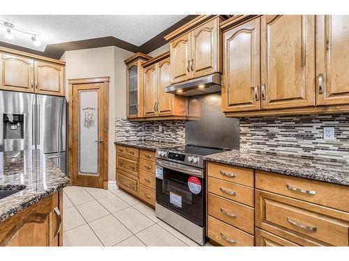 550 Marina Drive, Chestermere, AB - Indoor Photo Showing Kitchen