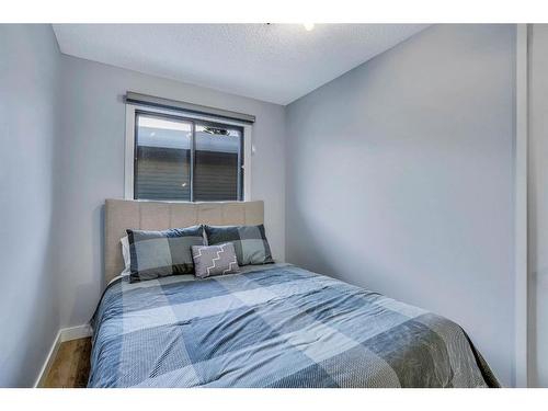 9 Sunvale Crescent Se, Calgary, AB - Indoor Photo Showing Bedroom