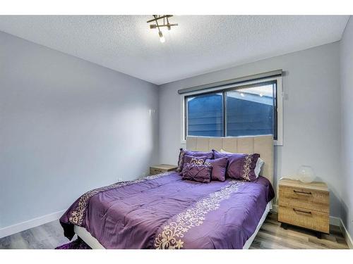 9 Sunvale Crescent Se, Calgary, AB - Indoor Photo Showing Bedroom