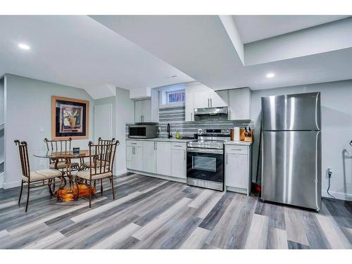 9 Sunvale Crescent Se, Calgary, AB - Indoor Photo Showing Kitchen