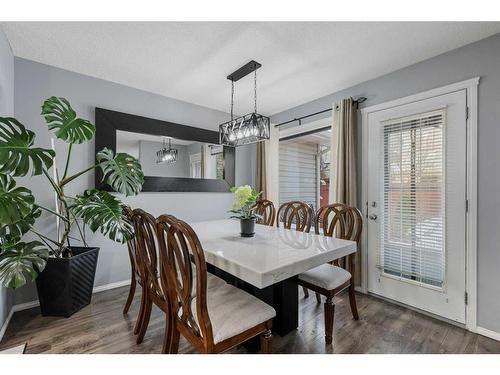 214 Evansmeade Point Nw, Calgary, AB - Indoor Photo Showing Dining Room