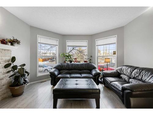 75 Bridlewood Avenue Sw, Calgary, AB - Indoor Photo Showing Living Room