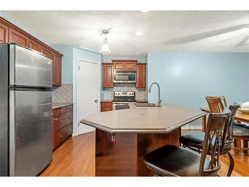 153 Somerset Way Sw, Calgary, AB - Indoor Photo Showing Kitchen