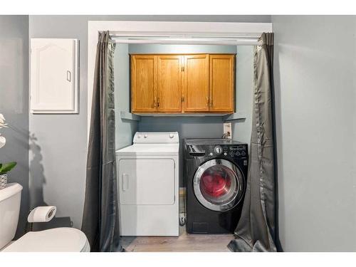 153 Somerset Way Sw, Calgary, AB - Indoor Photo Showing Laundry Room