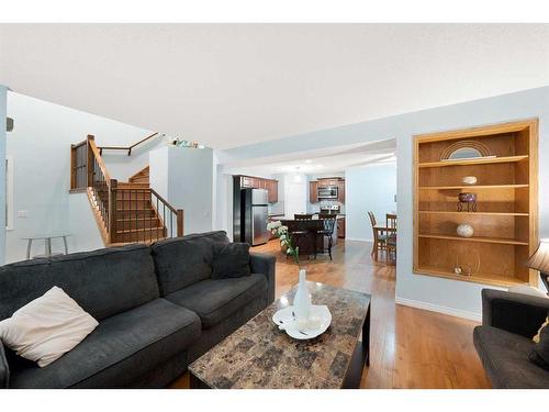 153 Somerset Way Sw, Calgary, AB - Indoor Photo Showing Living Room