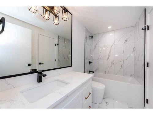 105 Hartford Road Nw, Calgary, AB - Indoor Photo Showing Bathroom