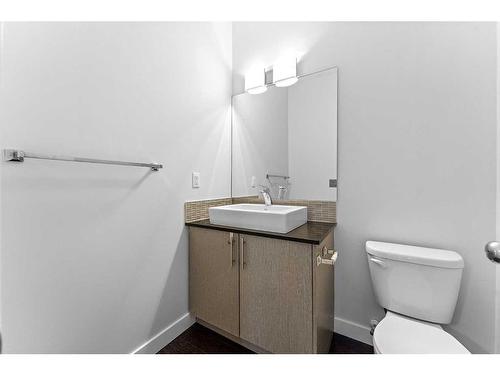 52 West Coach Manor Sw, Calgary, AB - Indoor Photo Showing Bathroom