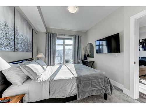 305-1702 17 Avenue Sw, Calgary, AB - Indoor Photo Showing Bedroom