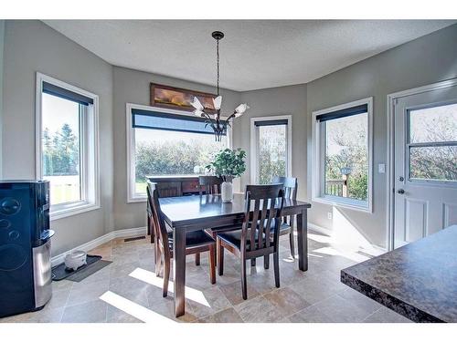 283211 Township Road 284, Rural Rocky View County, AB - Indoor Photo Showing Dining Room