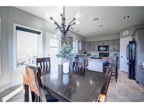 283211 Township Road 284, Rural Rocky View County, AB - Indoor Photo Showing Dining Room