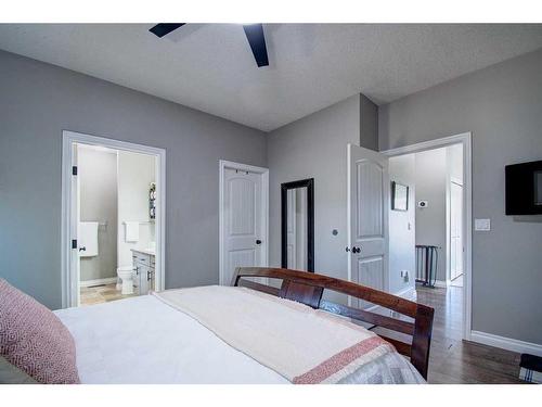 283211 Township Road 284, Rural Rocky View County, AB - Indoor Photo Showing Bedroom