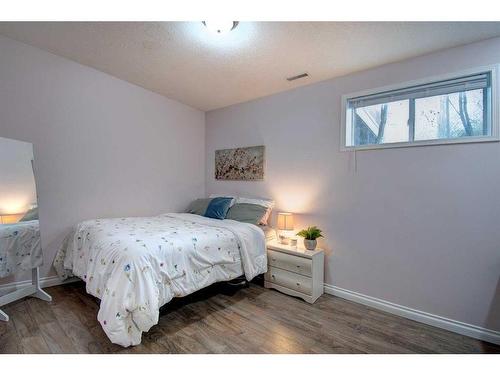 283211 Township Road 284, Rural Rocky View County, AB - Indoor Photo Showing Bedroom