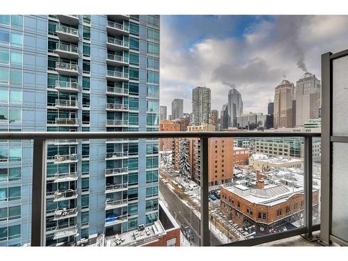 906-135 13 Avenue Sw, Calgary, AB - Outdoor With Balcony