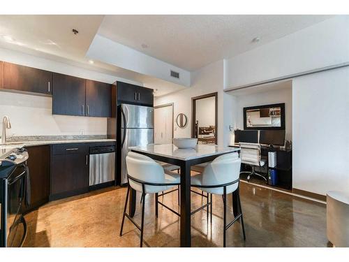 906-135 13 Avenue Sw, Calgary, AB - Indoor Photo Showing Kitchen With Stainless Steel Kitchen