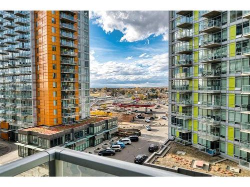 708-10 Brentwood Common Nw, Calgary, AB - Outdoor