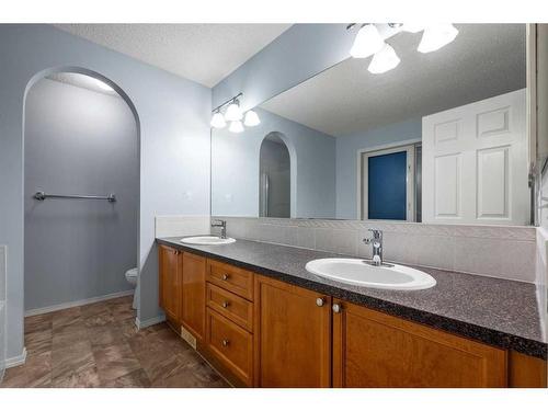 78 Evansmeade Circle Nw, Calgary, AB - Indoor Photo Showing Bathroom