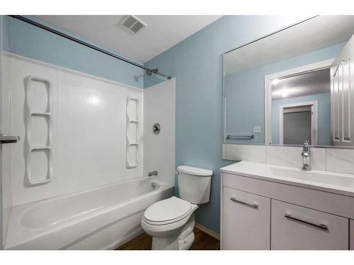 78 Evansmeade Circle Nw, Calgary, AB - Indoor Photo Showing Bathroom