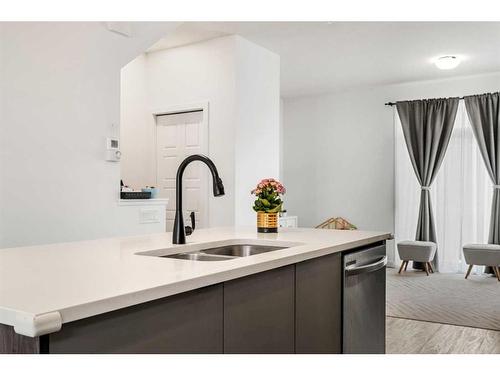 16 Walgrove Common Se, Calgary, AB - Indoor Photo Showing Kitchen With Double Sink