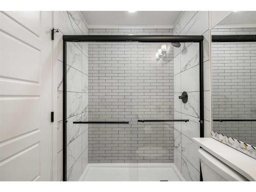 16 Walgrove Common Se, Calgary, AB - Indoor Photo Showing Bathroom