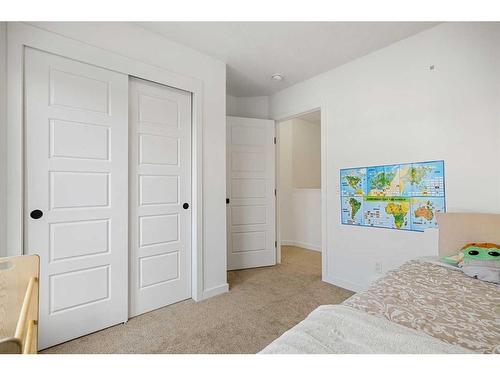 16 Walgrove Common Se, Calgary, AB - Indoor Photo Showing Bedroom