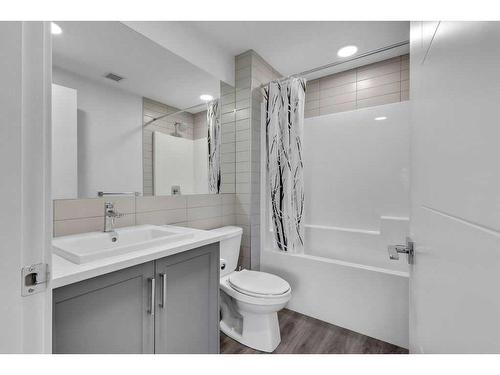 2113-350 Livingston Common Ne, Calgary, AB - Indoor Photo Showing Bathroom