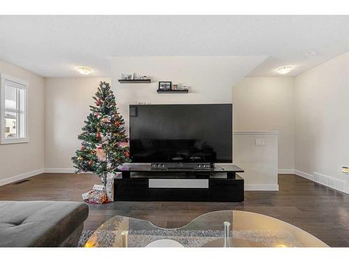 1602-2461 Baysprings Link Sw, Airdrie, AB - Indoor Photo Showing Living Room