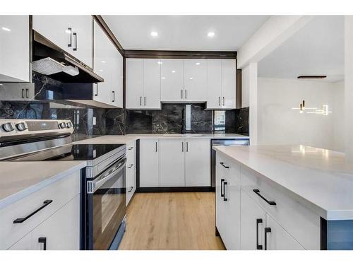 61-116 Silver Crest Drive Nw, Calgary, AB - Indoor Photo Showing Kitchen