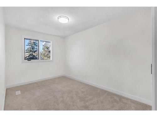 61-116 Silver Crest Drive Nw, Calgary, AB - Indoor Photo Showing Other Room