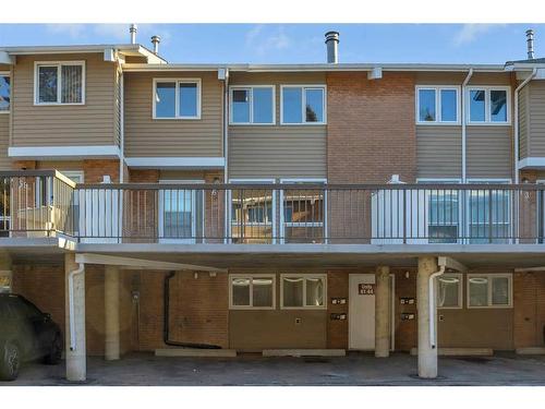 61-116 Silver Crest Drive Nw, Calgary, AB - Outdoor