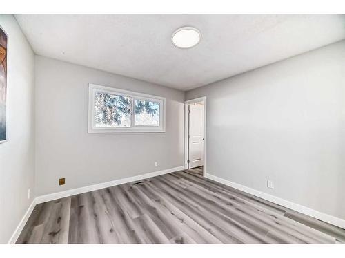 232 Manora Crescent Ne, Calgary, AB - Indoor Photo Showing Other Room