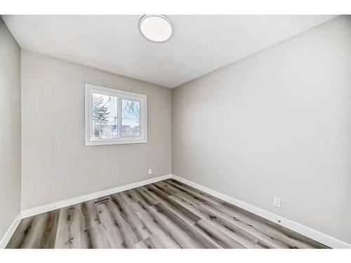 232 Manora Crescent Ne, Calgary, AB - Indoor Photo Showing Other Room