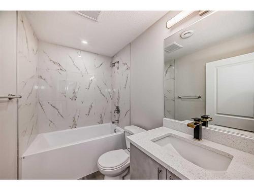 232 Manora Crescent Ne, Calgary, AB - Indoor Photo Showing Bathroom