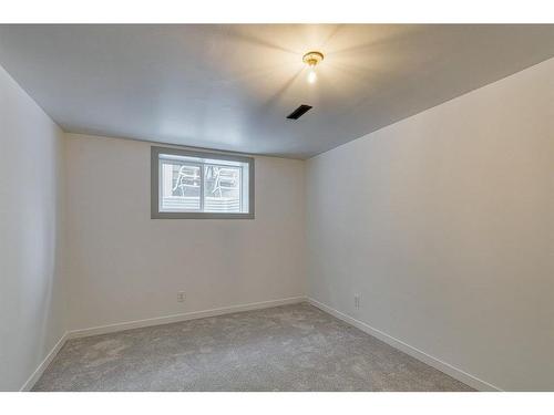 2712 Doverbrook Road Se, Calgary, AB - Indoor Photo Showing Other Room