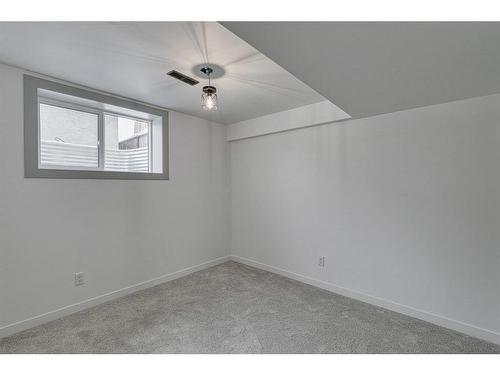 2712 Doverbrook Road Se, Calgary, AB - Indoor Photo Showing Other Room