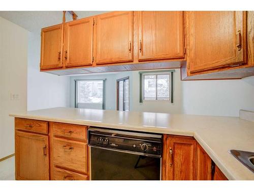 72 Sandarac Circle Nw, Calgary, AB - Indoor Photo Showing Kitchen