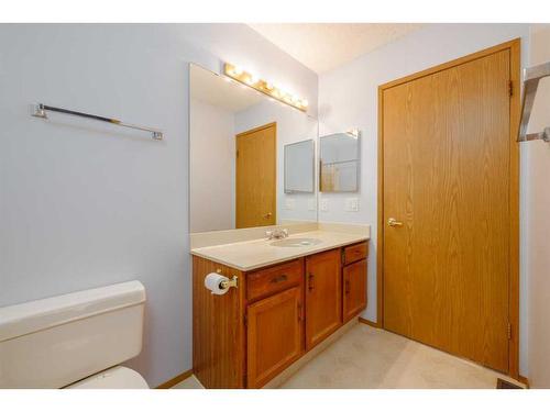 72 Sandarac Circle Nw, Calgary, AB - Indoor Photo Showing Bathroom