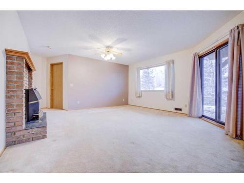 72 Sandarac Circle Nw, Calgary, AB - Indoor Photo Showing Other Room