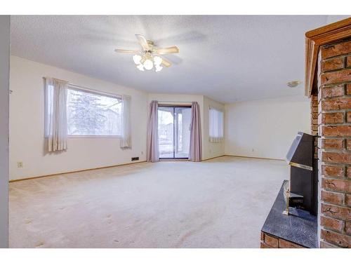 72 Sandarac Circle Nw, Calgary, AB - Indoor Photo Showing Other Room