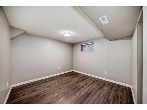 1204 60 Street Se, Calgary, AB - Indoor Photo Showing Other Room