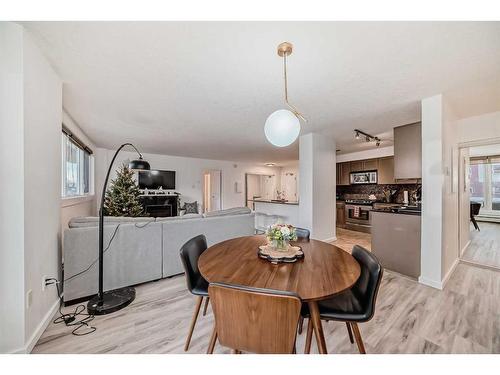 302-429 14 Street Nw, Calgary, AB - Indoor Photo Showing Dining Room