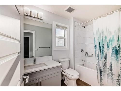 760 Corner Meadows Way Ne, Calgary, AB - Indoor Photo Showing Bathroom