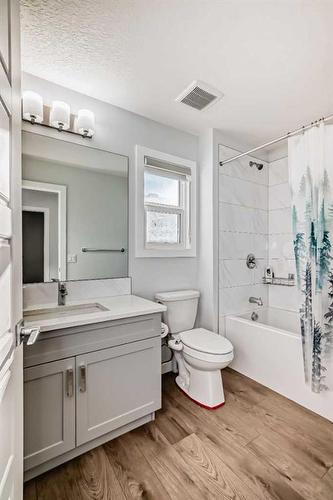 760 Corner Meadows Way Ne, Calgary, AB - Indoor Photo Showing Bathroom