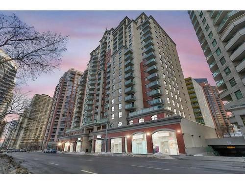 211-1111 6 Avenue Sw, Calgary, AB - Outdoor With Balcony With Facade