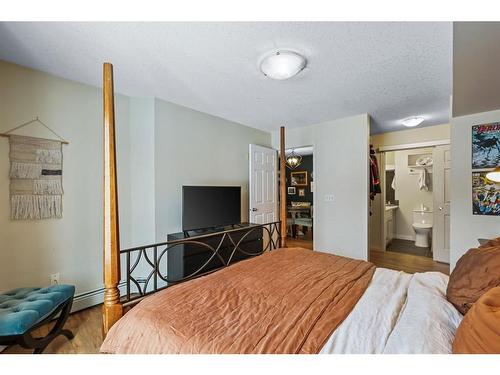 201-825 Mcdougall Road Ne, Calgary, AB - Indoor Photo Showing Bedroom