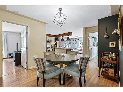 201-825 Mcdougall Road Ne, Calgary, AB - Indoor Photo Showing Dining Room