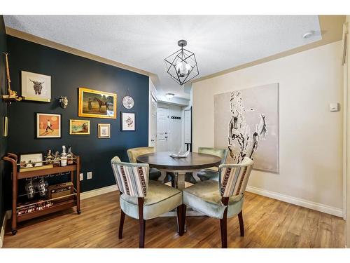 201-825 Mcdougall Road Ne, Calgary, AB - Indoor Photo Showing Dining Room