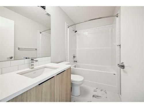 3307-220 Seton Grove Se, Calgary, AB - Indoor Photo Showing Bathroom