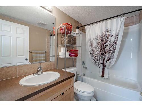 5305-69 Country Village Manor Ne, Calgary, AB - Indoor Photo Showing Bathroom