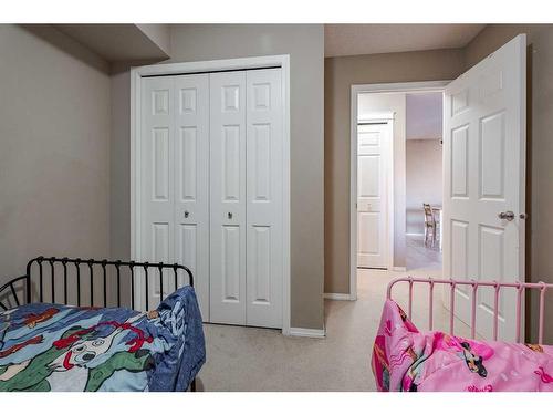 5305-69 Country Village Manor Ne, Calgary, AB - Indoor Photo Showing Bedroom